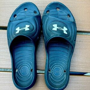 Men’s Under Armour’s Slides Size 10